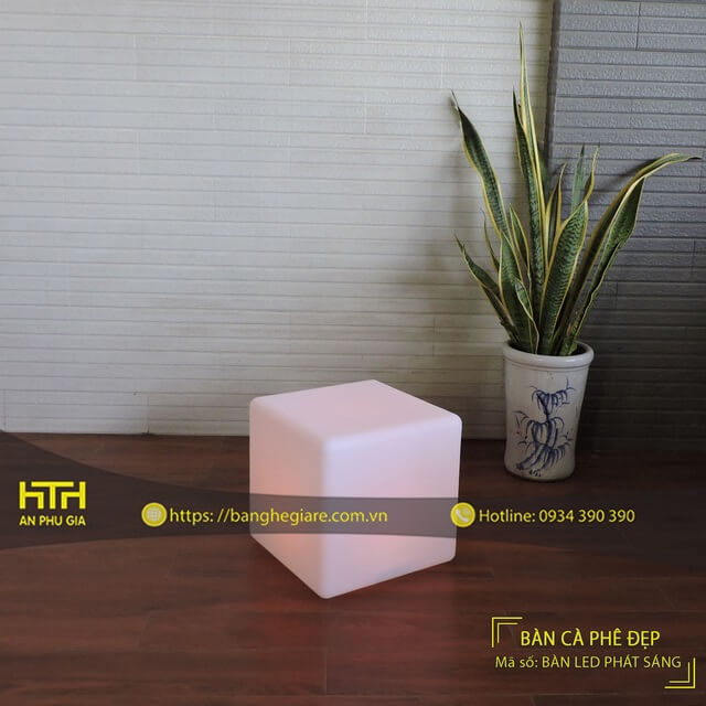 Bàn led phát sáng ấn tượng