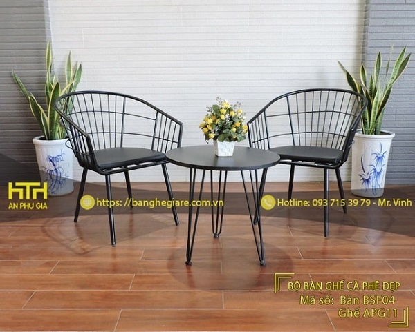  bàn BSF04 và ghế APG11