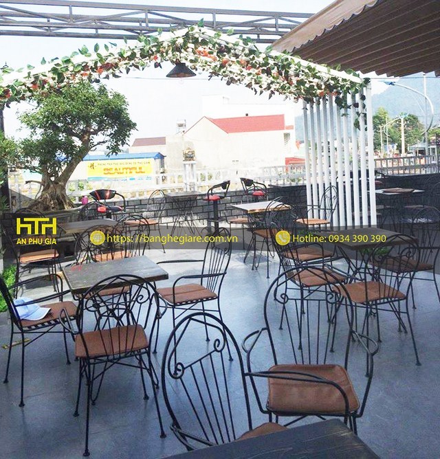 Bàn ghế cafe hiện đại