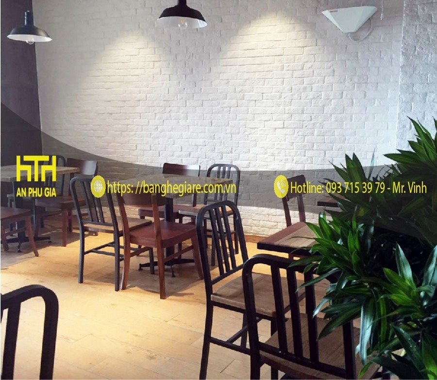 bàn ghế chân sắt mặt gỗ ấn tượng