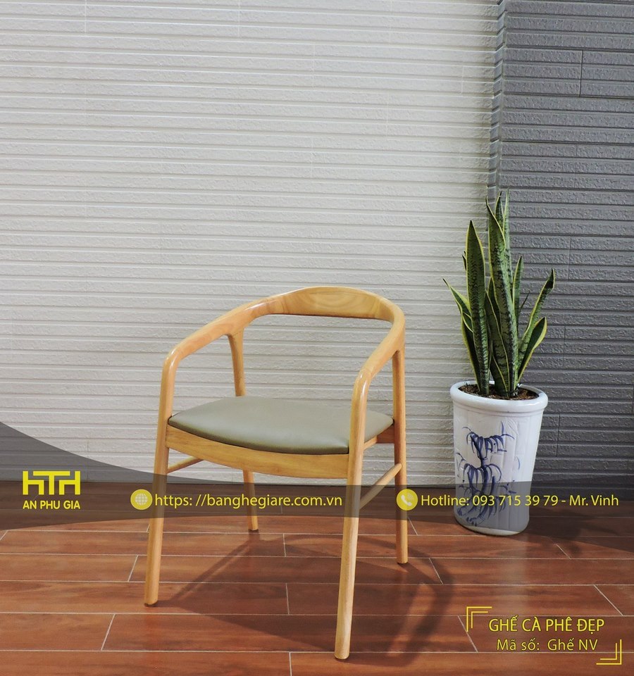Ghế gỗ cafe màu sắc hài hòa