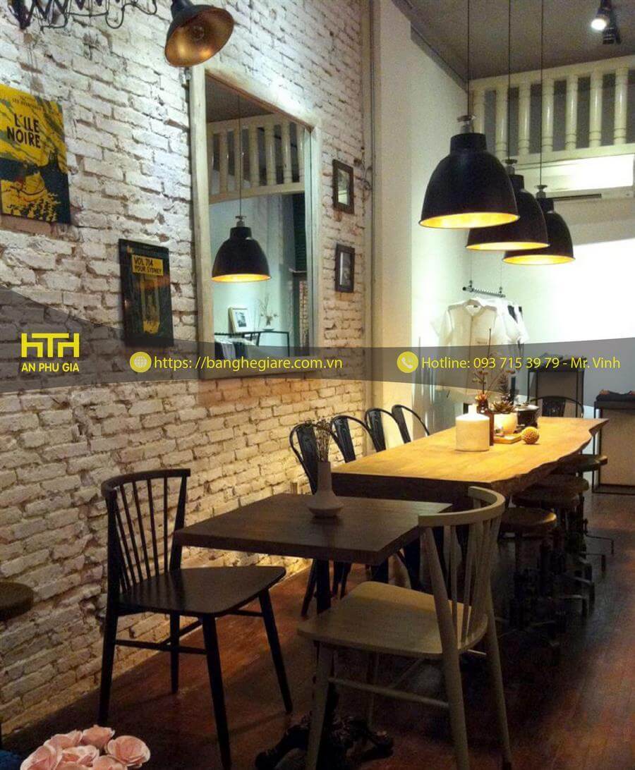 Mẫu bàn ghế mang đến nét cổ điển cho quán cà phê