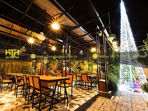 Những yếu tố ghi điểm của các mẫu bàn ghế gỗ thông quán ăn