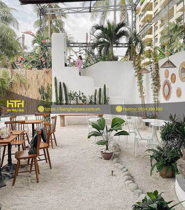 Bàn ghế gỗ quán cafe sang trọng