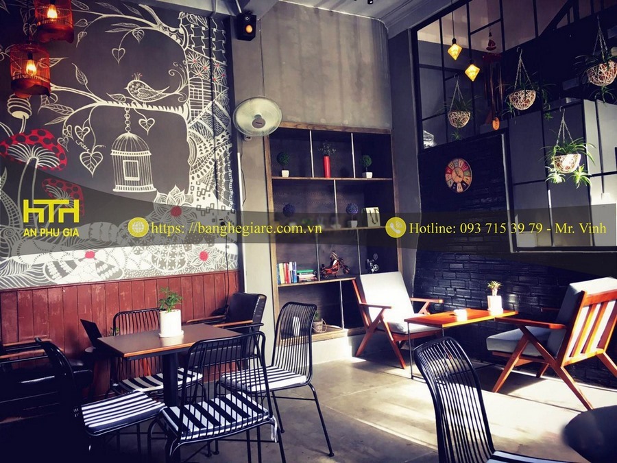 Bàn ghế gỗ cafe quận Tân Bình tphcm cổ điển