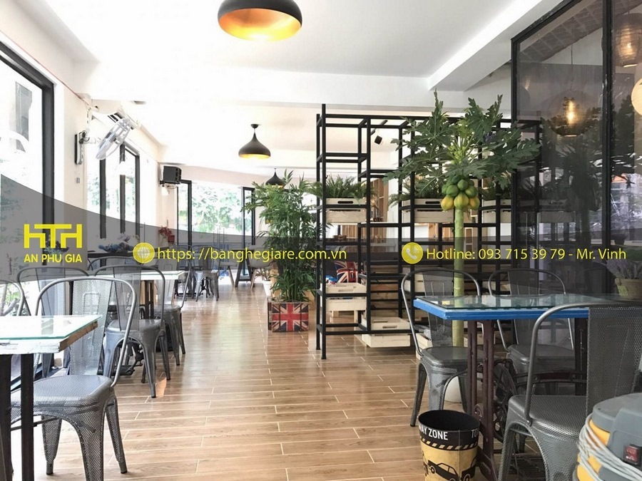 Bàn ghế gỗ cafe quận Tân Bình tphcm hiện đại