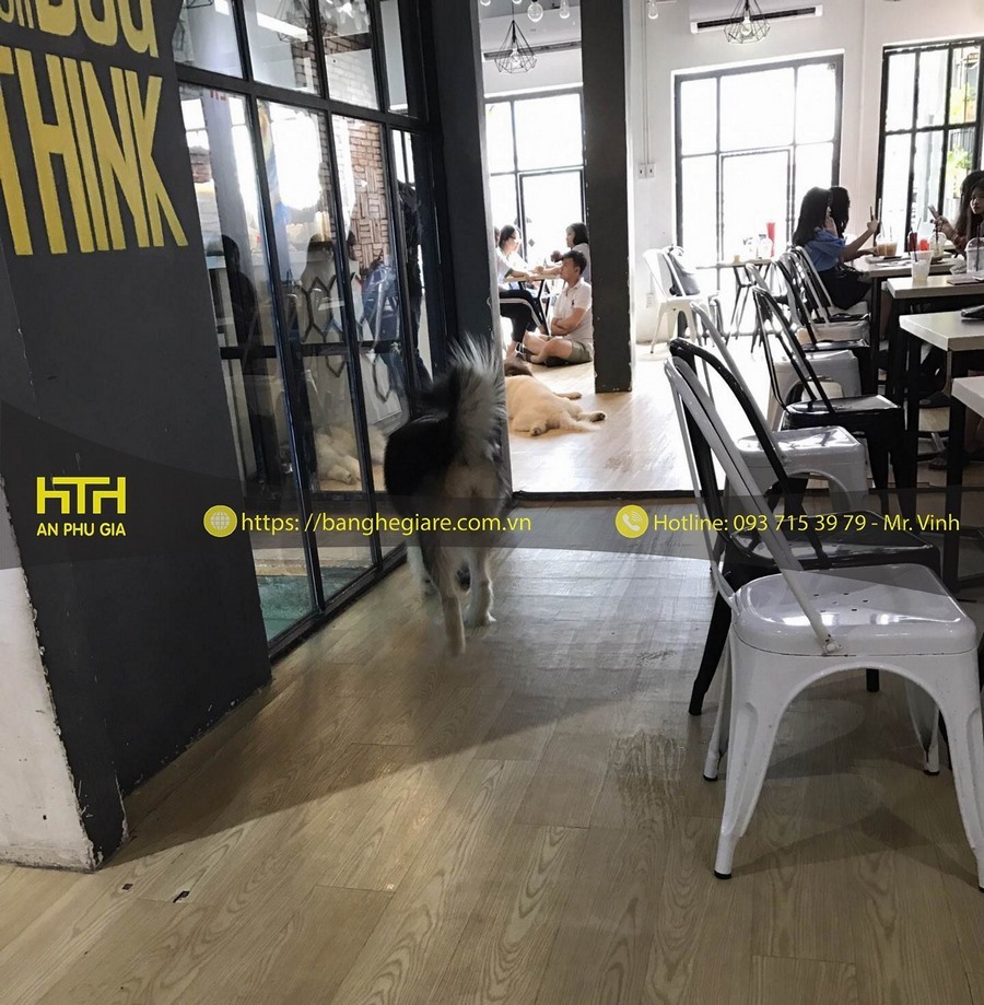 ghế sắt quán cafe trẻ trung