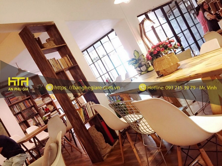 ghế gỗ cafe Eames đẹp mộc mạc