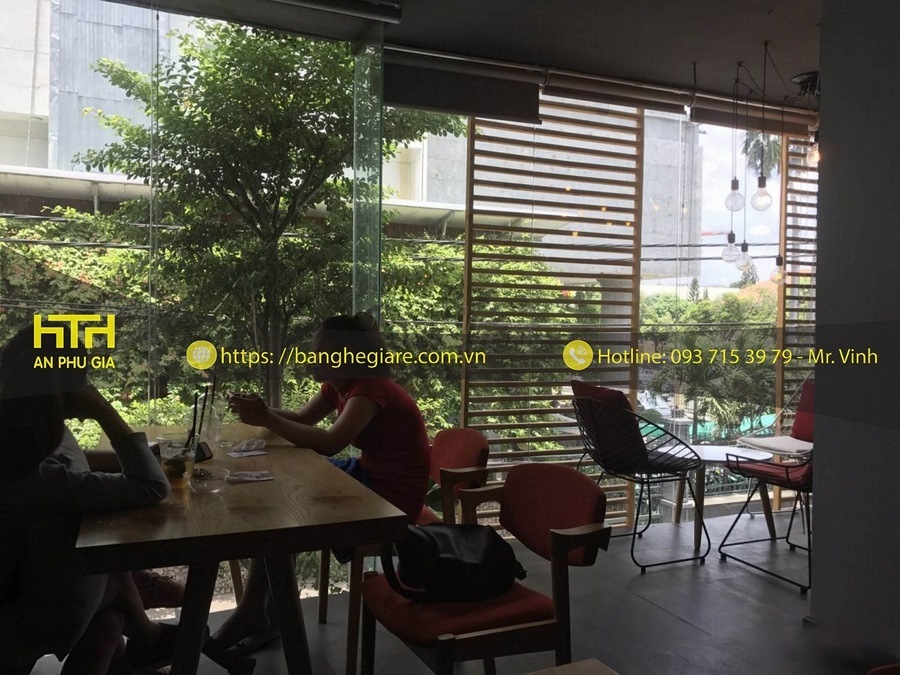 ghế gỗ  cafe kenzo giá rẻ hài hòa