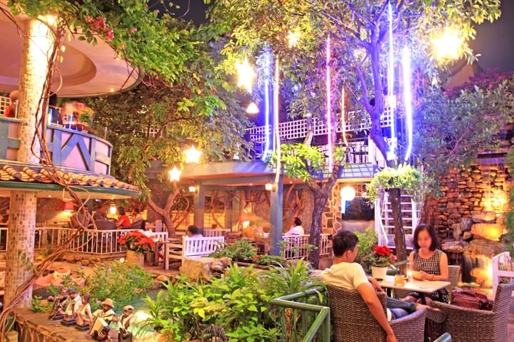 quán cafe sân vườn hcm