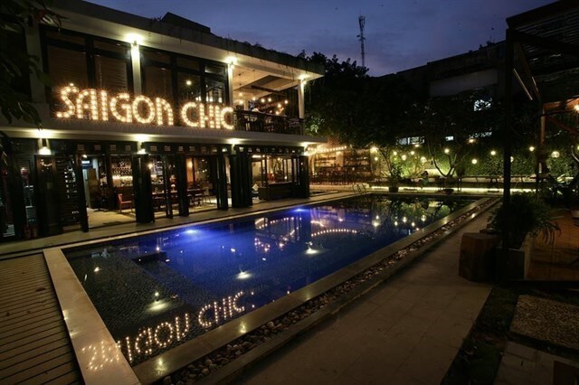 không gian của cà phê sân vườn ở sài gòn