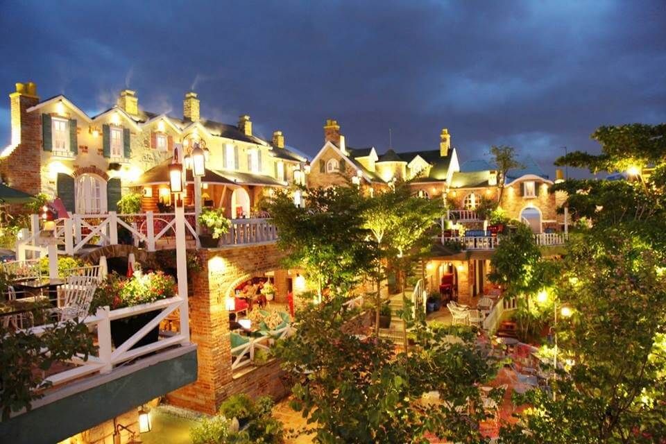 khung cảnh quán cafe city house