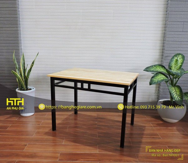 Mẫu bàn NH001 có thiết sang trọng nhưng vẫn vô cùng gần gũi