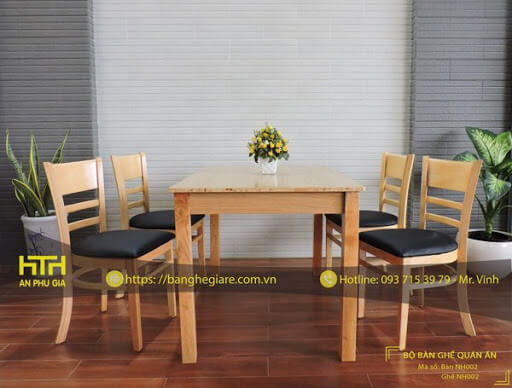 Bàn ghế NH002 làm từ chất liệu gỗ có tính thẩm mỹ cao