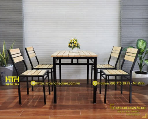 Bàn ghế khung sắt mặt gỗ NH001 có thiết kế đơn giản