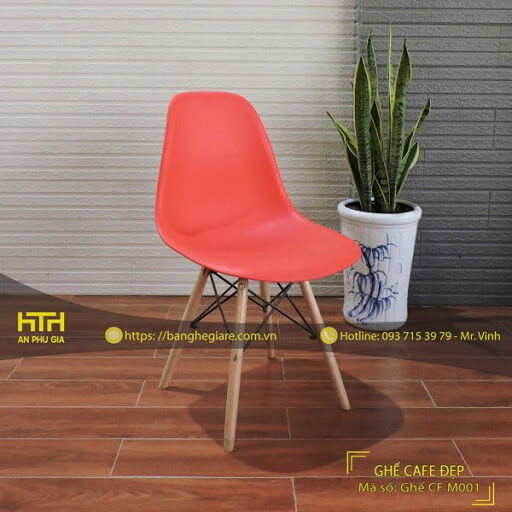 Ghế M001 có kiểu dáng hiện đại mang đến sự sinh động cho không gian quán