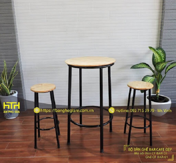 ban-cafe-ngoai-troi