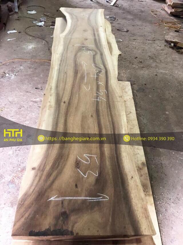 Bàn cafe gỗ me tây mới lạ