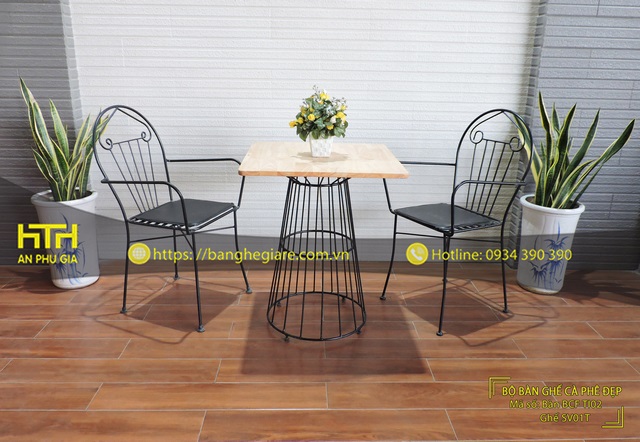 Bàn sắt cafe BCF TI02 tinh tế