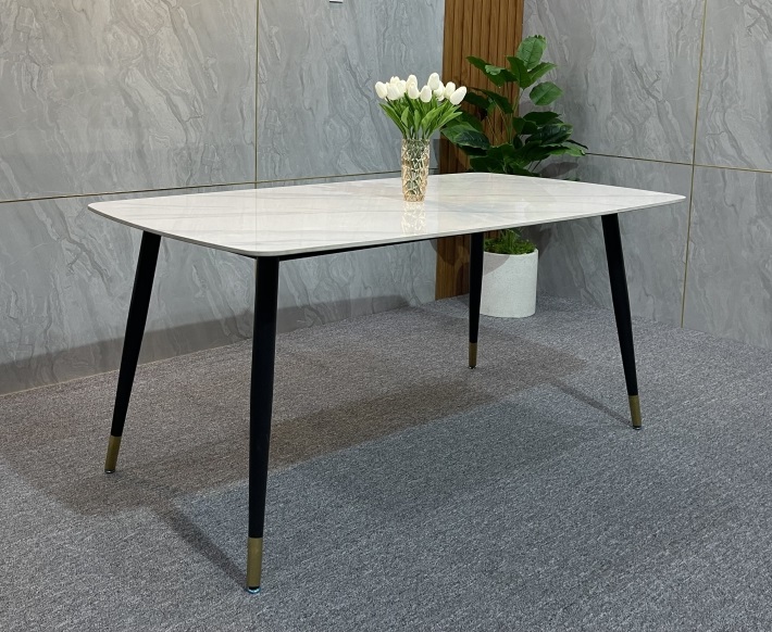 Bàn Ăn Mặt Đá Nhập Khẩu - Mã SP: BNK01